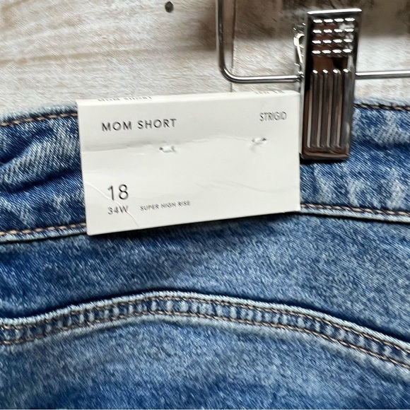 American Eagle Distressed Mom High Rise Shorts Womens Plus 18 34W Blue NWT New - Picture 9 of 15